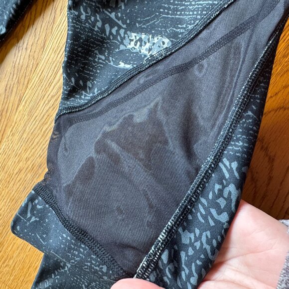 Under Armour Compression Leggings HeatGear Size Small - Picture 4 of 10